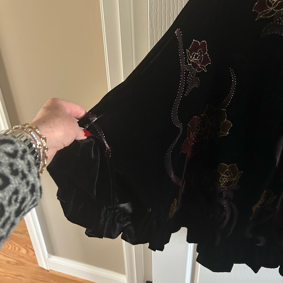 Soft Surroundings Black Velvet Cape with Floral Accents - Picture 4 of 7